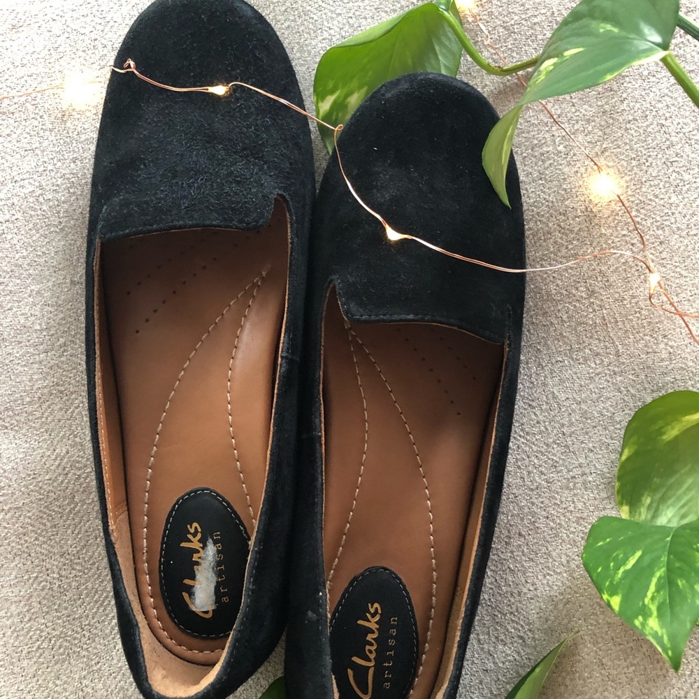 Adorable Black Suede Flats with Comfortable Insole